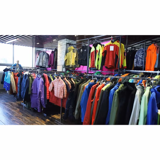 Piumino finto in nylon idrorepellente da donna, giacca invernale, giacca da donna, abbigliamento outdoor, abbigliamento invernale, giacca imbottita, piumino finto alla moda